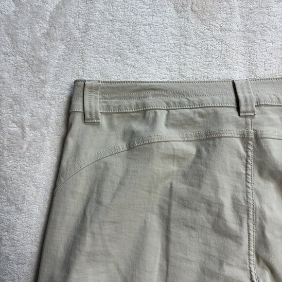 Eddie‎ Bauer First Ascent Womens Capri Pants 8 Hiking Pumice Beige Lightweight - Picture 11 of 13